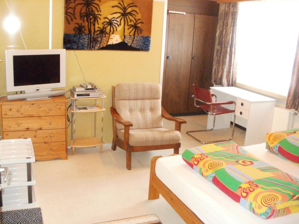 Hotel Pez Ault Дизентис Номер фото